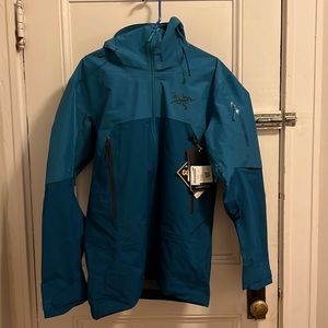 New Arcteryx Rush Jacket in Men’s Medium. Hard shell/Goretex